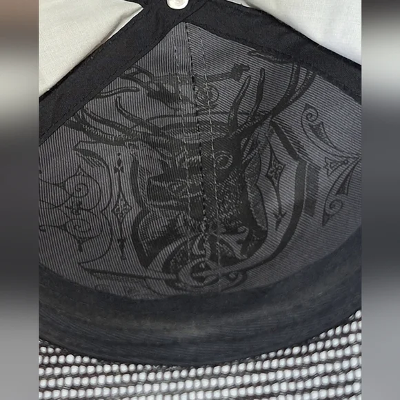 New John Deere Baseball/Trucker Style Snapback Doyble Layer Reflective Hat Adult - Picture 5 of 6